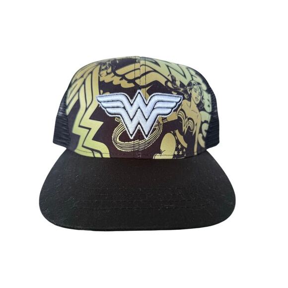 Wonder Woman Comic Trucker Hat Black & Gold Mesh Snapback DC Comics Six Flags - Picture 2 of 5